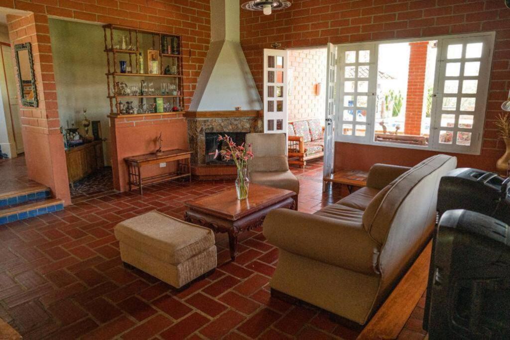 El Paraiso Villa